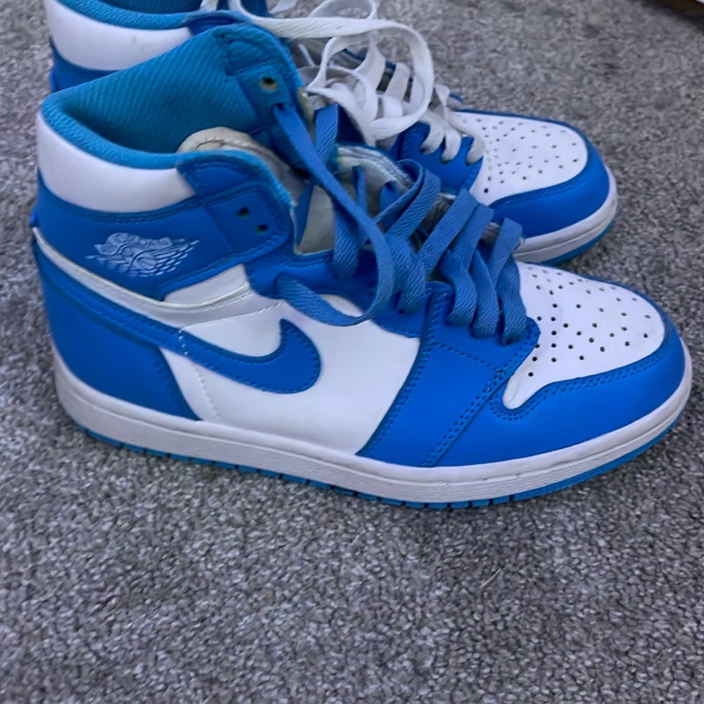 These are 6y blue retro jordan’s 1s